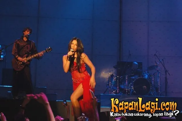 Anggun dalam Konser Untuk Negeri