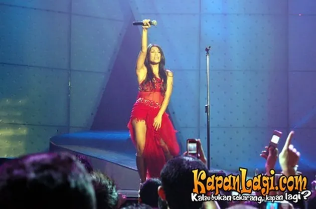 Anggun dalam Konser Untuk Negeri