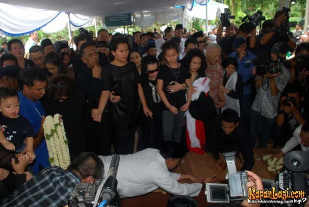 adjie massaid