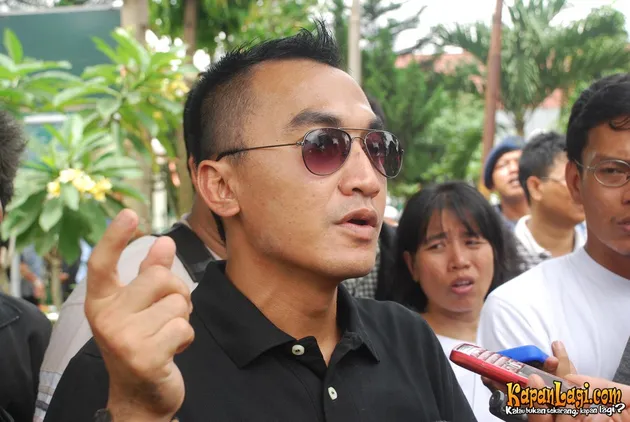 adjie massaid