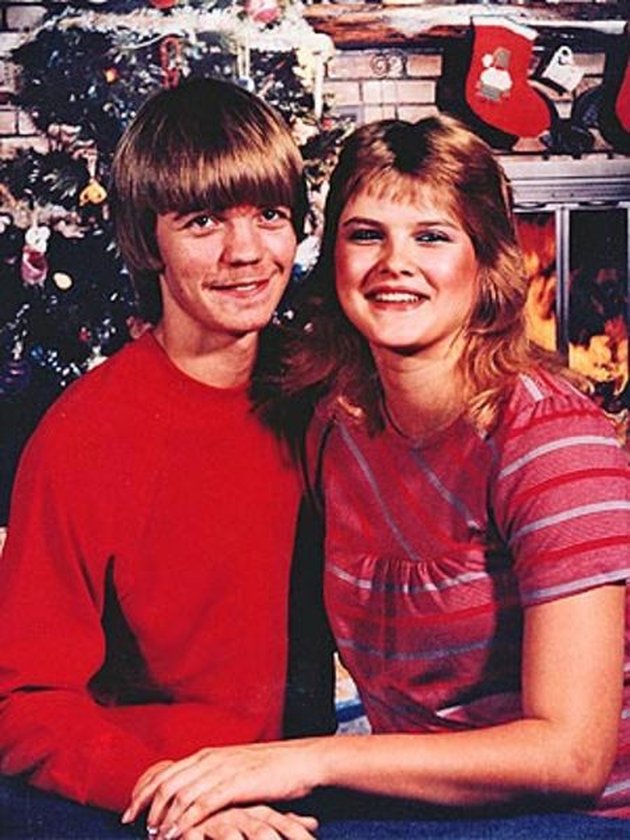 Saat usia 17 tahun, tak lulus SMA, menikah dengan Billy Smith, juru masak di Jim's Krispy Chicken yang berusia 16 tahun.