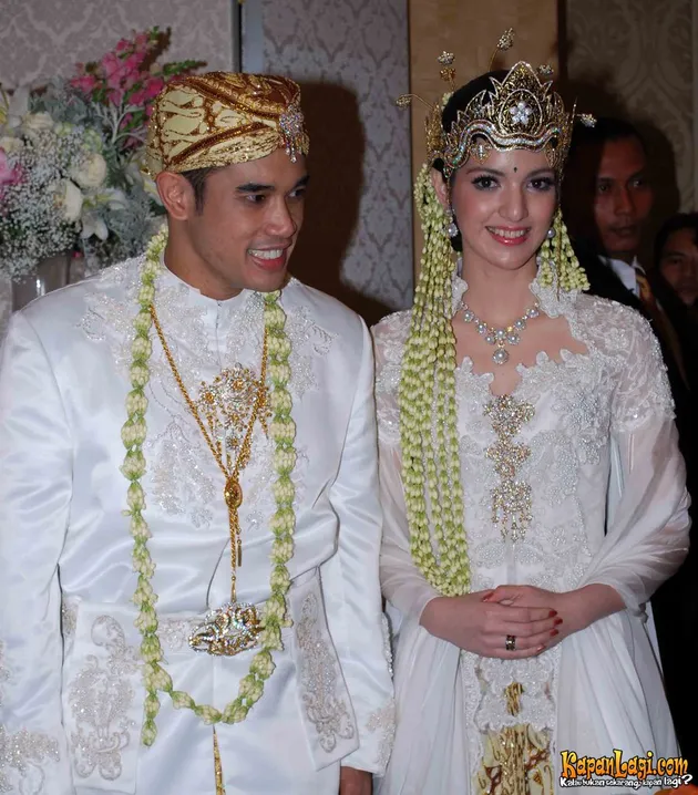 ARDIE BAKRIE NIA RAMADHANI DI HOTEL MULIA KapanLagi com ARDIE BAKRIE NIA RAMADHANI DI HOTEL MULIA KapanLagi com