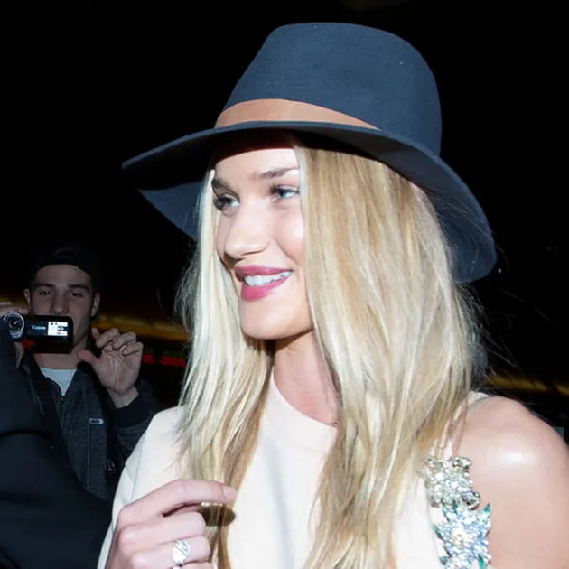 Rambut Pirang Artis Hollywood