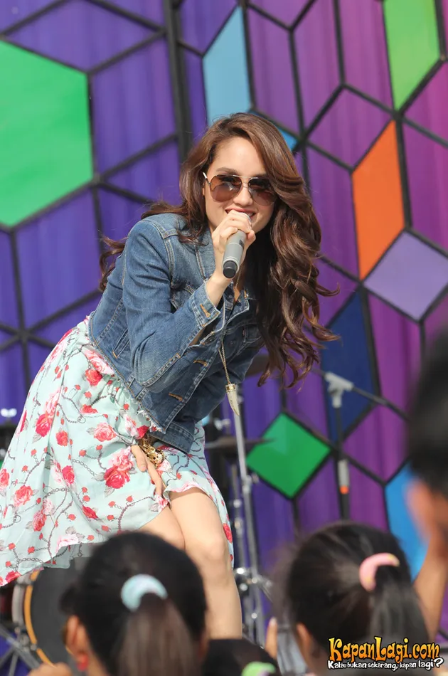 Cinta Laura