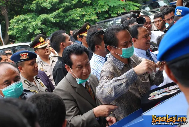 Anwar Fuadi, Yenny Rachman, Oppie Andaresta, The Sister