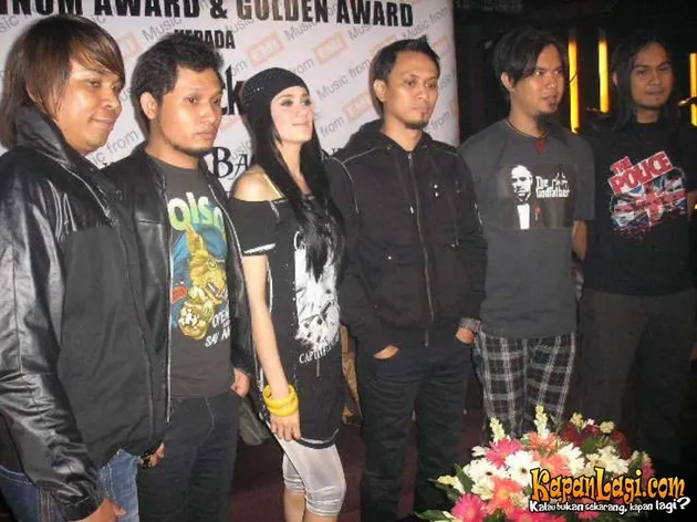 republik cinta management