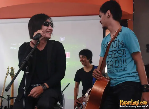 asbak band