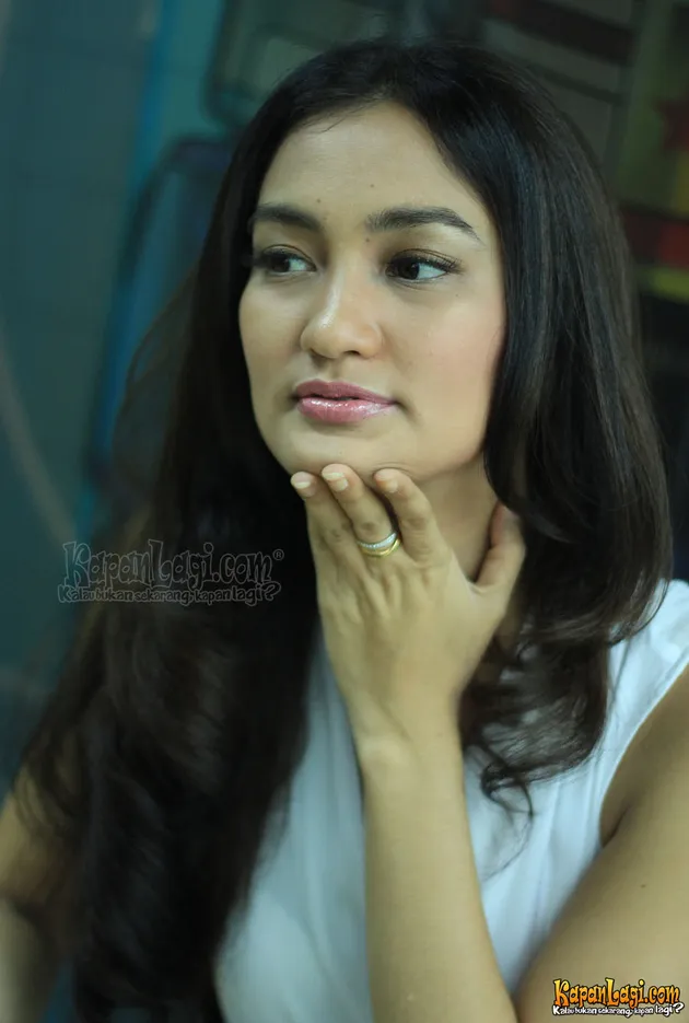 Atiqah Hasiholan