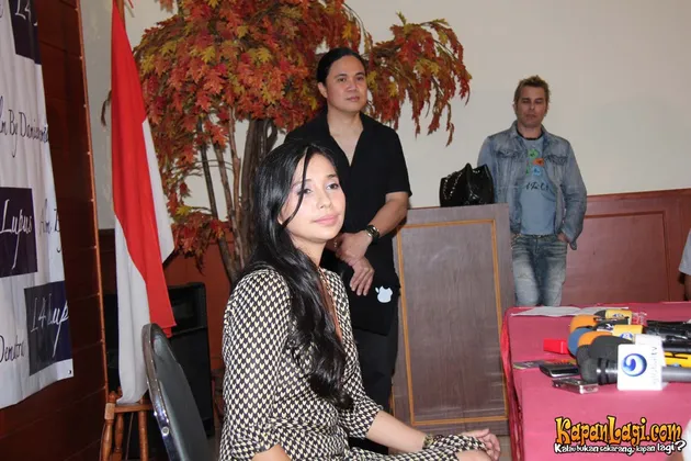 Ayu Azhari / Mike Tramp