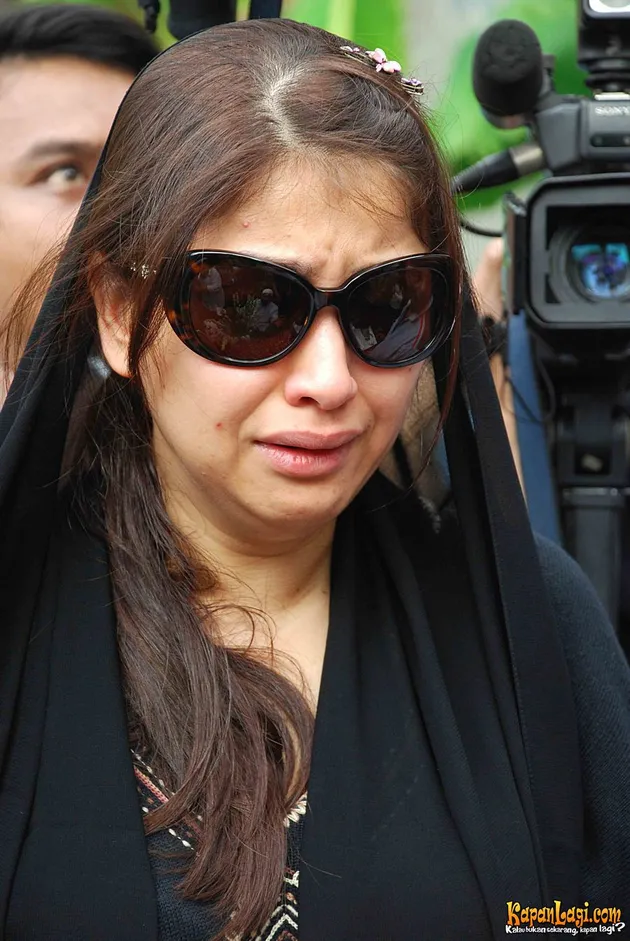 sarah azhari