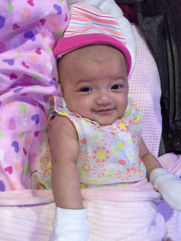 BABY ARSY MAKIN NARSIS, BIKIN BUNDA ASHANTY GELENG KEPALA - KapanLagi.com