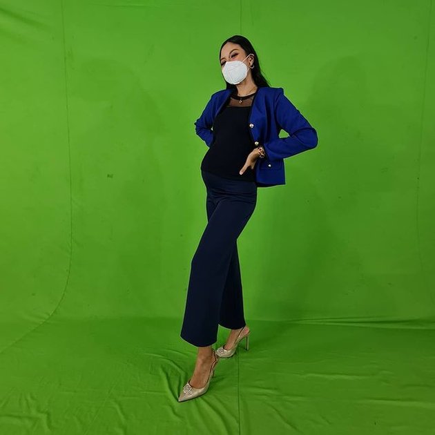 Potret kehamilan kedua Zivanna Letisha yang hamil anak kembar, baby bumpnya sudah makin besar!
