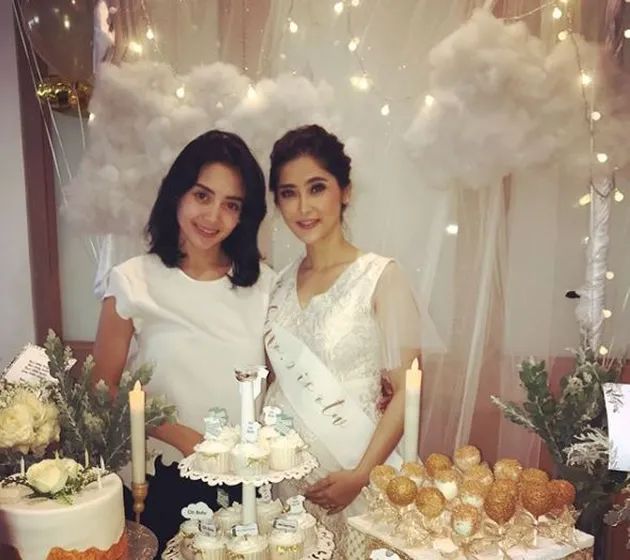 Eva\&#039;s Baby Shower