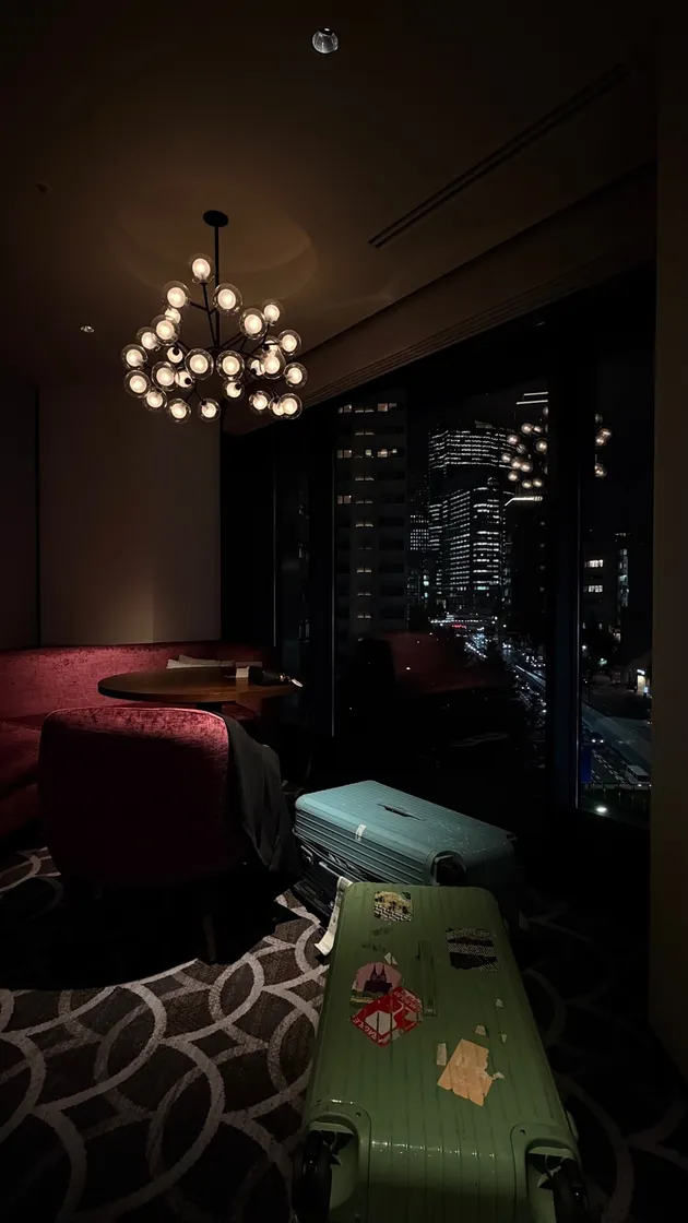 Zaskia Sungkar di hotel di Jepang