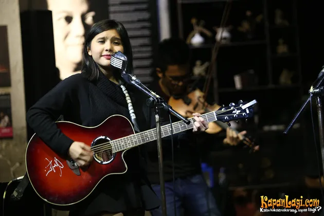 Dheandra Adelina