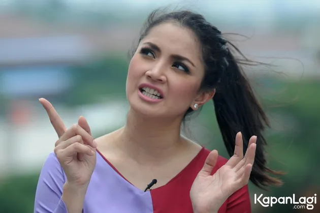 Tak tanggung-tanggung, Ridho dan Fazura baru saja menyelesaikan proses syuting untuk video klip dari lagu ini.