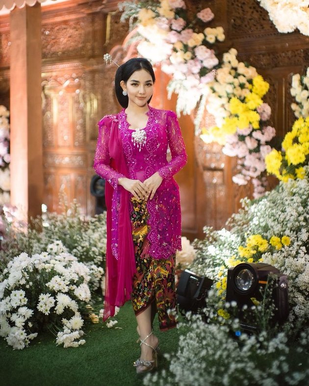 Like Barbie Comes to Life! 8 Snapshots of Lala Widy Wearing Pink Outfits - So Pretty