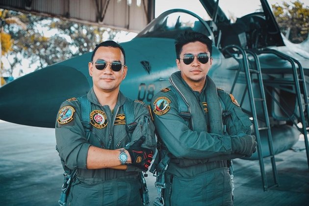 Like the Movie 'TOP GUN', Check out 8 Photos of Deva Mahenra as a Fighter Pilot