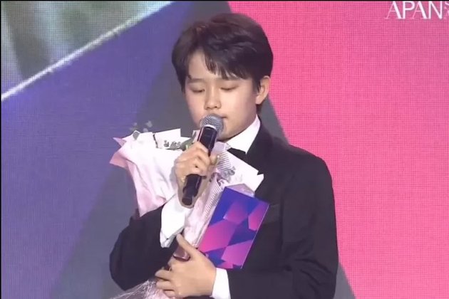 Treat Him as Father, Touching Portrait of Child Actor Jeong Hyun Jun Giving a Speech in Memory of Lee Sun Kyun