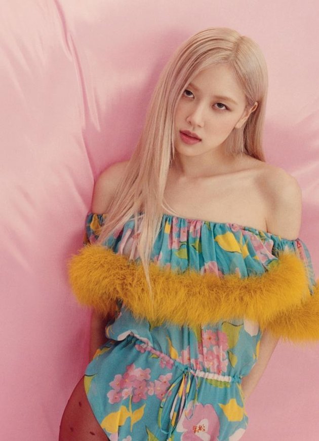 Like a Flower Fairy, Here's a Series of Beautiful Photos of Rose BLACKPINK Shining in Vogue Australia Magazine