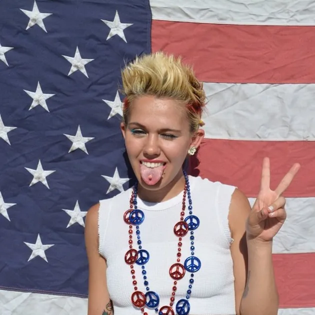 Mardee Shackleford Kembaran Miley Cyrus