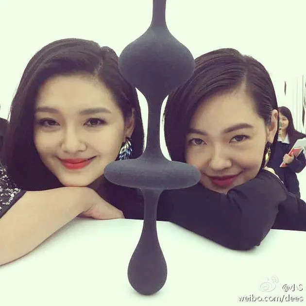 Kenangan Manis Dee Hsu dan Barbie Hsu