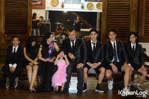 Ahmad Dhani - Mulan Jameela 