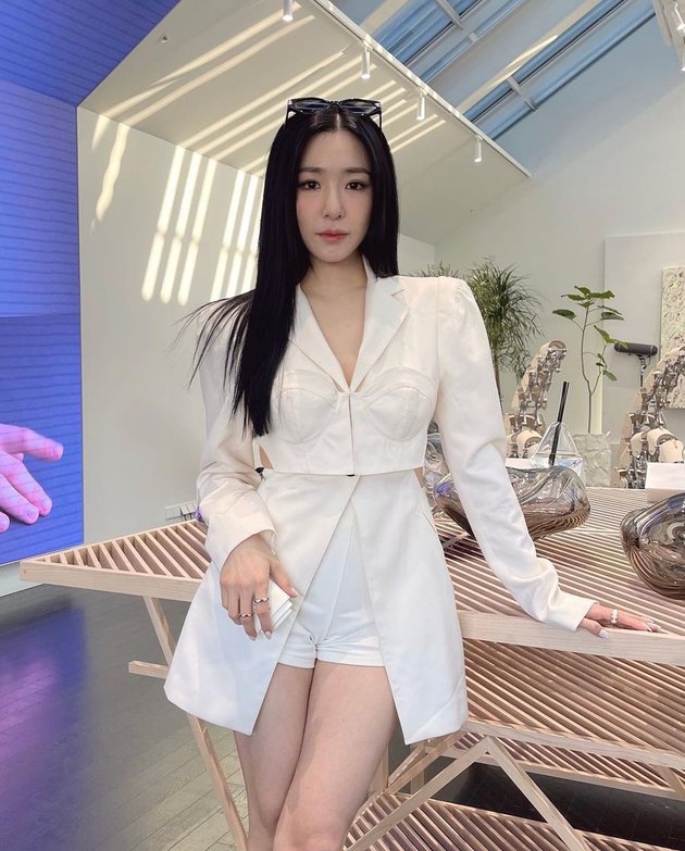 To Star in the Drama 'THE YOUNGEST SON OF THE CHAEBOL FAMILY' with Song Joong Ki, 9 Pictures of Tiffany Young Wearing Glamorous Outfits - Perfect as Holkay