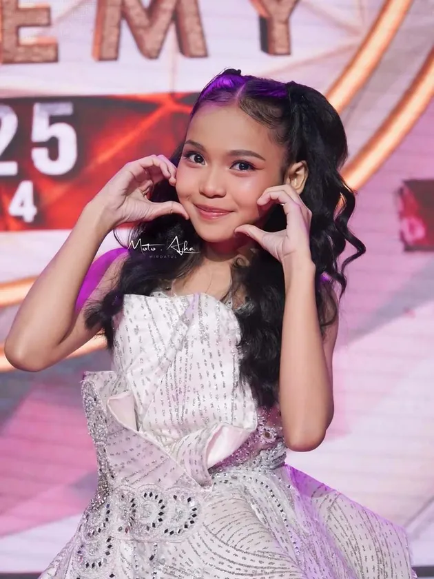 Syaqirah DA7 tampil cantik.