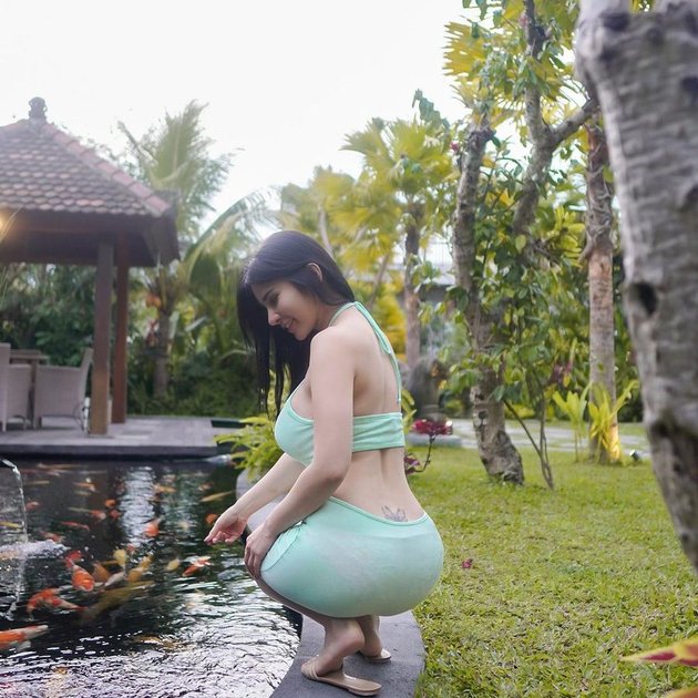 Flood of Hilarious Comments from Netizens, 8 Latest Photos of Maria Vania on Vacation in Bali: Afraid of Getting Caught by Wife