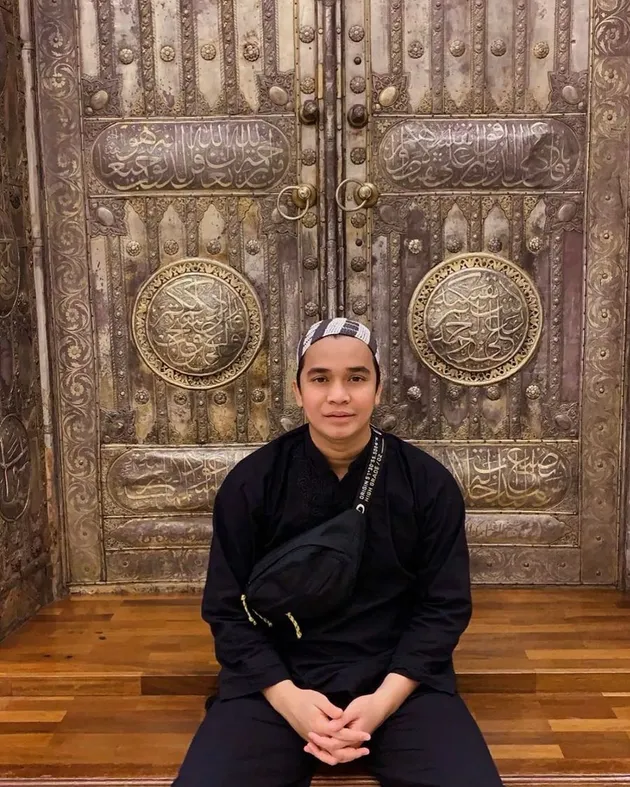 billy syahputra, bisnis billy syahputra, sumber uang billy syahputra