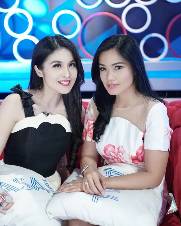 Sandra Dewi Titi Kamal Yuanita