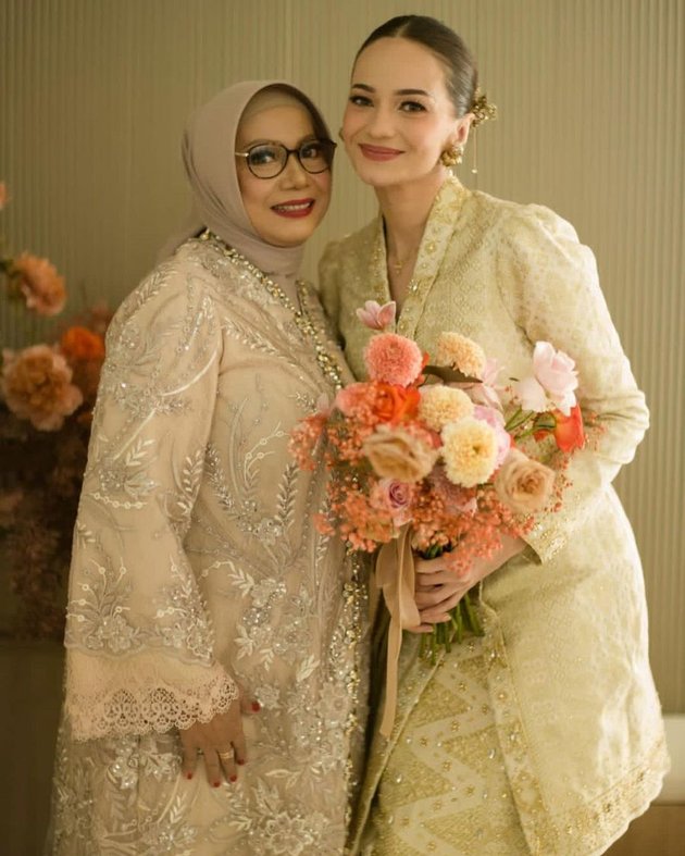 Newly Revealed, 8 Beautiful Photos of Enzy Storia in the Engagement Moment Held a Month Before the Wedding - Carrying the Malay Concept