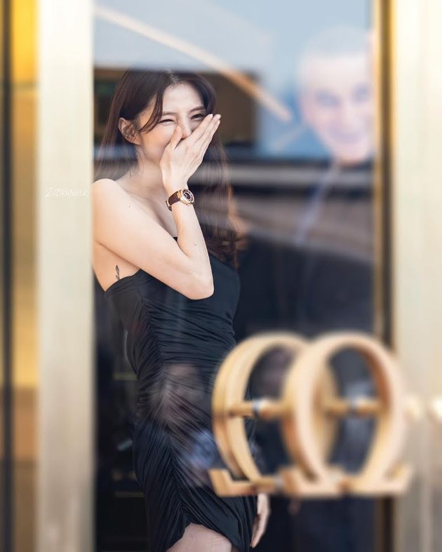New Nose Operation, 10 Photos of Han So Hee Looking Perfectly Beautiful at the Omega Event - Tattoos Peek Making People Focus