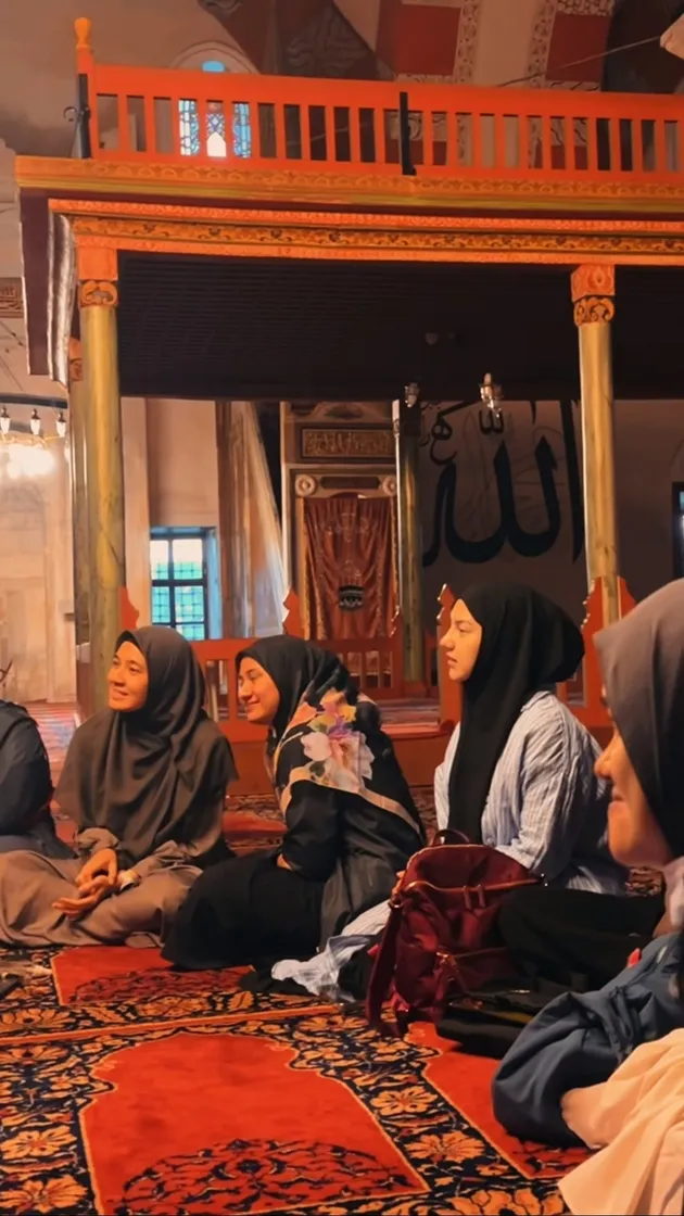 Irish Bella Wisata Religi ke Turki