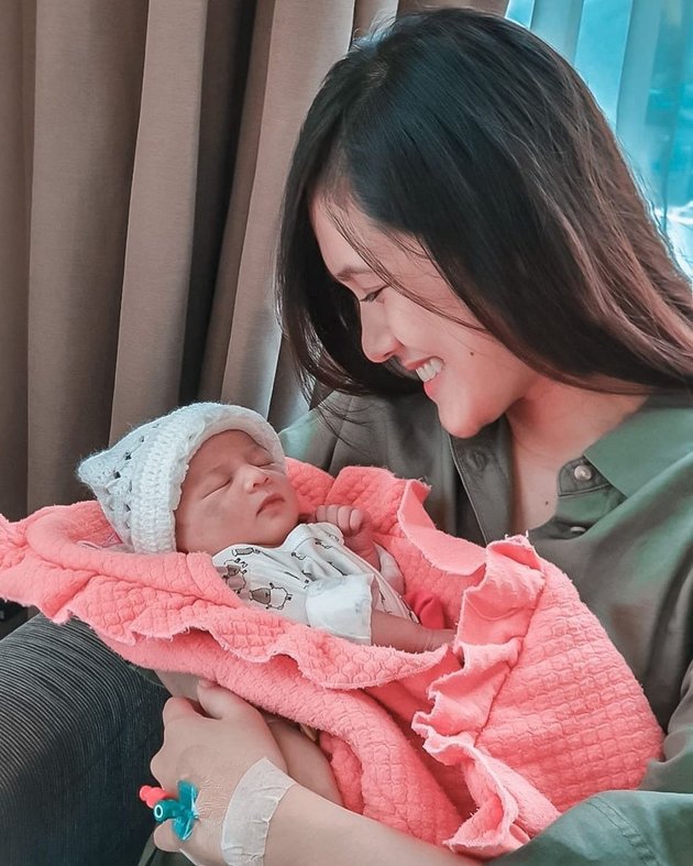 Just Gave Birth, Peek at 8 Moments of Annissa, Alyssa Soebandono's Sister, with Her First Child