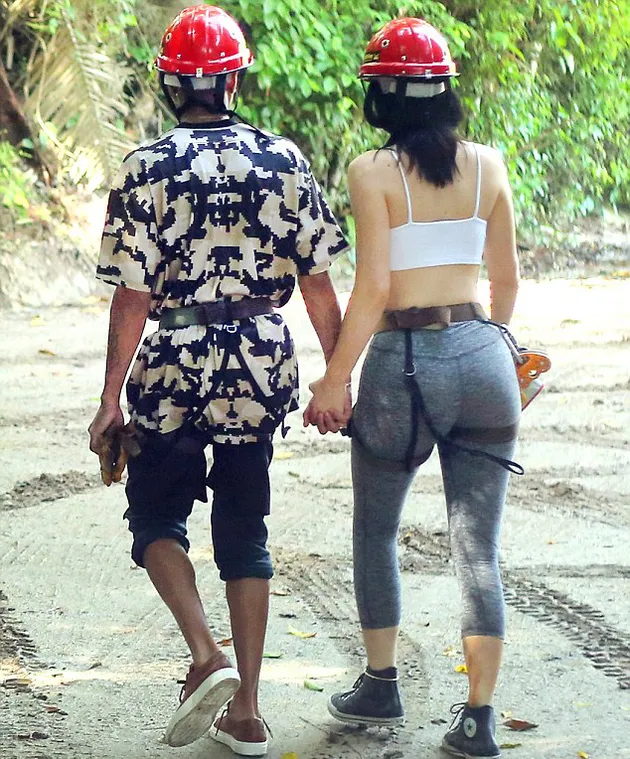 Liburan Kylie Jenner di Meksiko