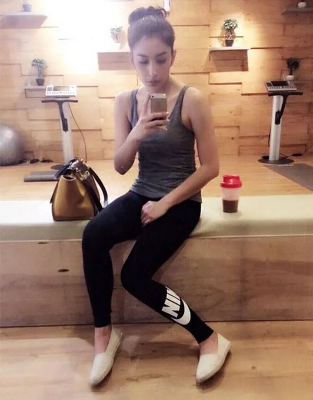 Basah Keringat Aksi Fitness Tyas Mirasih Bikin Mata Makin Sehat Kapanlagi Com