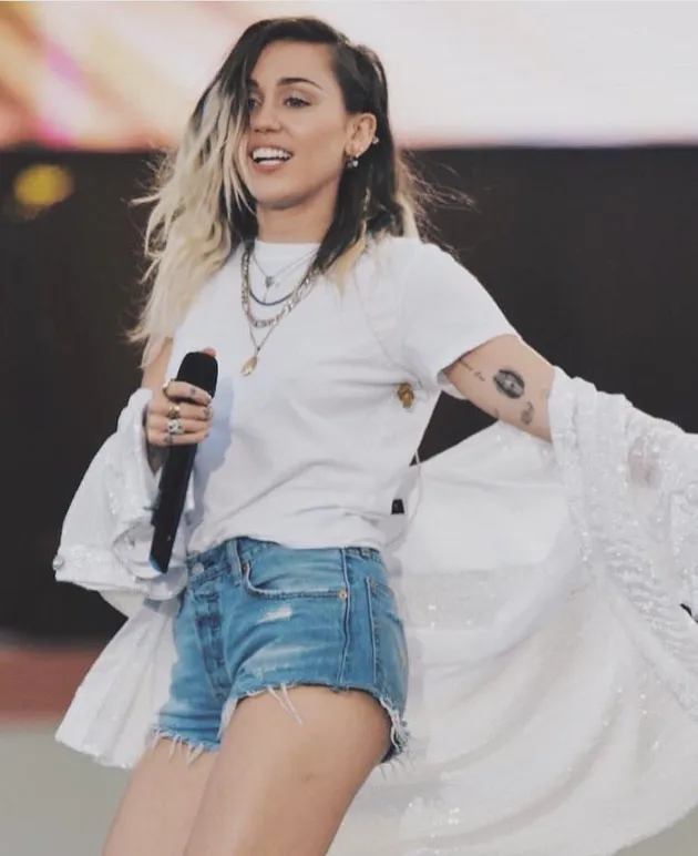 Artis Hollywood Jorok