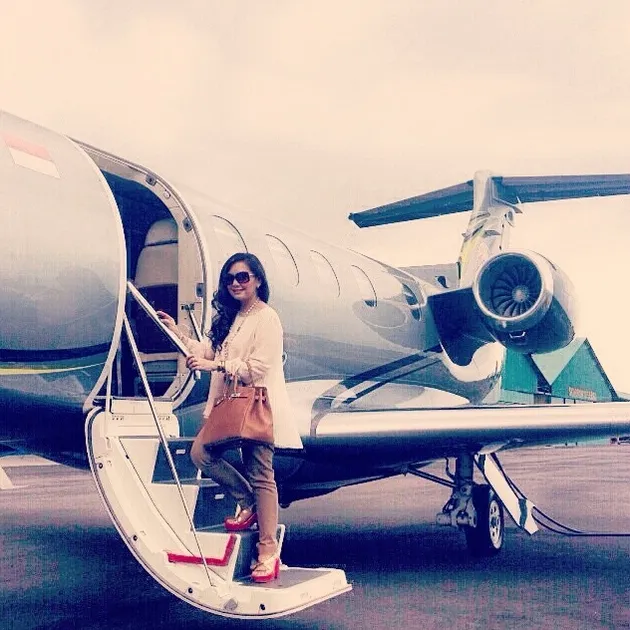 TINGGALKAN FARHAT, NIA DANIATI MAKIN MEWAH NIKMATI JET 