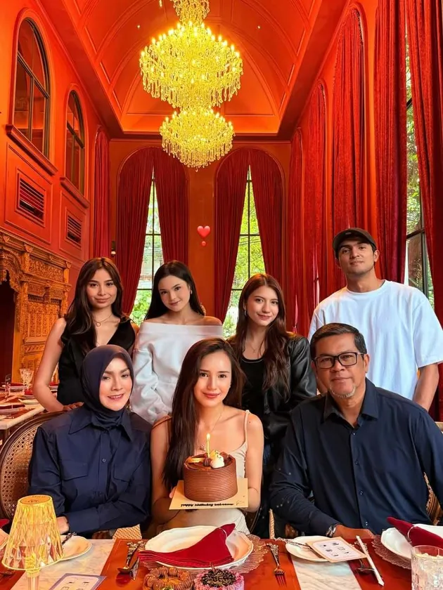 Beby Tsabina ultah bareng keluarga