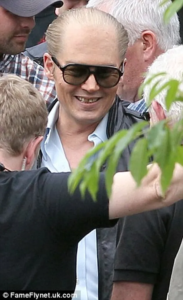 Dakota Johnson Johnny Depp Black Mass