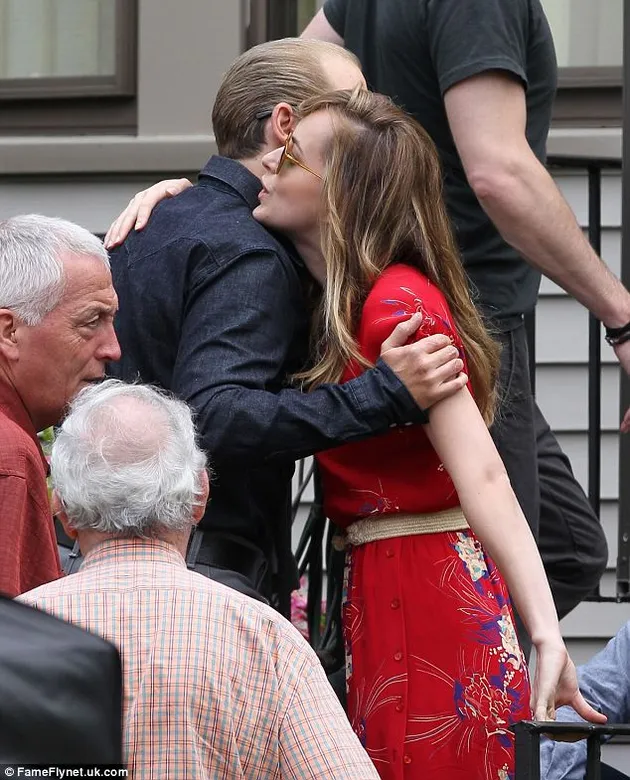 Dakota Johnson Johnny Depp Black Mass