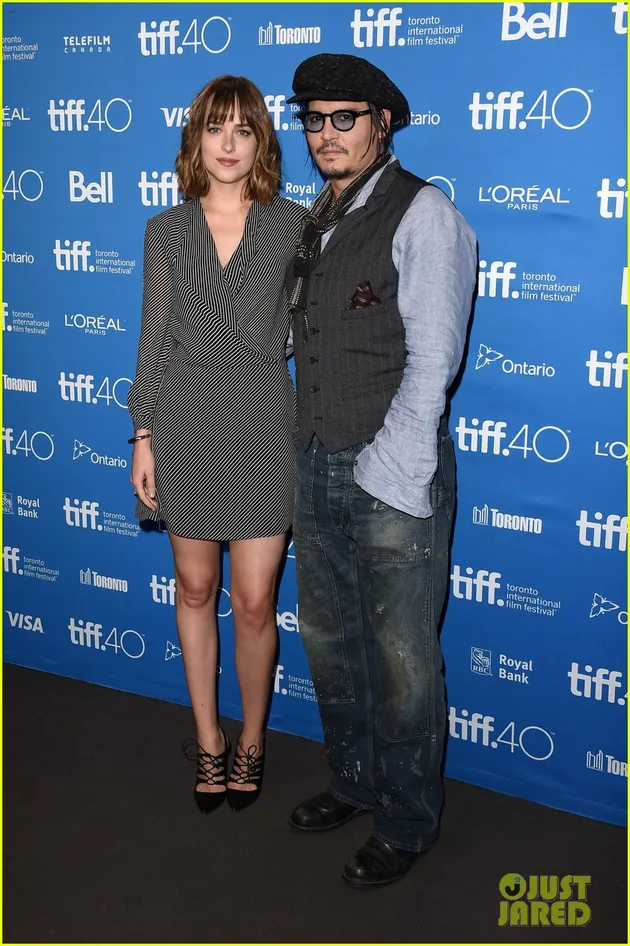 Dakota Johnson Johnny Depp Black Mass