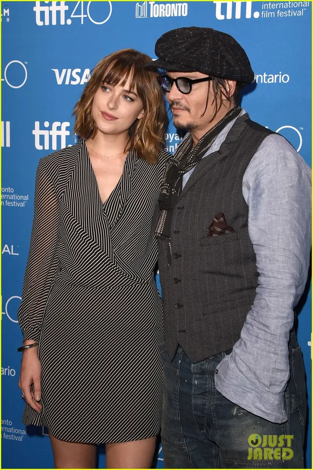 Dakota Johnson Johnny Depp Black Mass