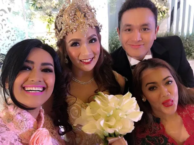 gilang dirga, adiezty