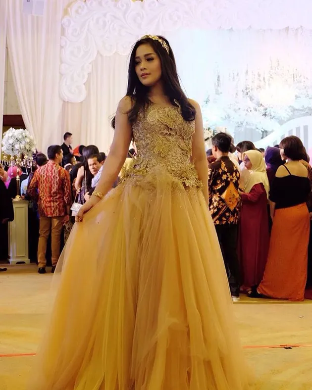 gilang dirga, adiezty