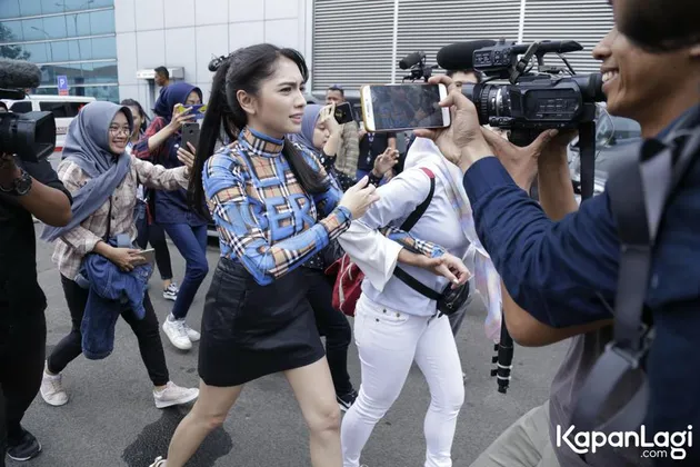 Belum lama ini, kabar kalau Angel dan Jose sudah menikah siri pun sempat ramai terdengar. Selain itu, disebutkan pula bahwa Angel telah berpindah keyakinan dan menjadi seorang mualaf.