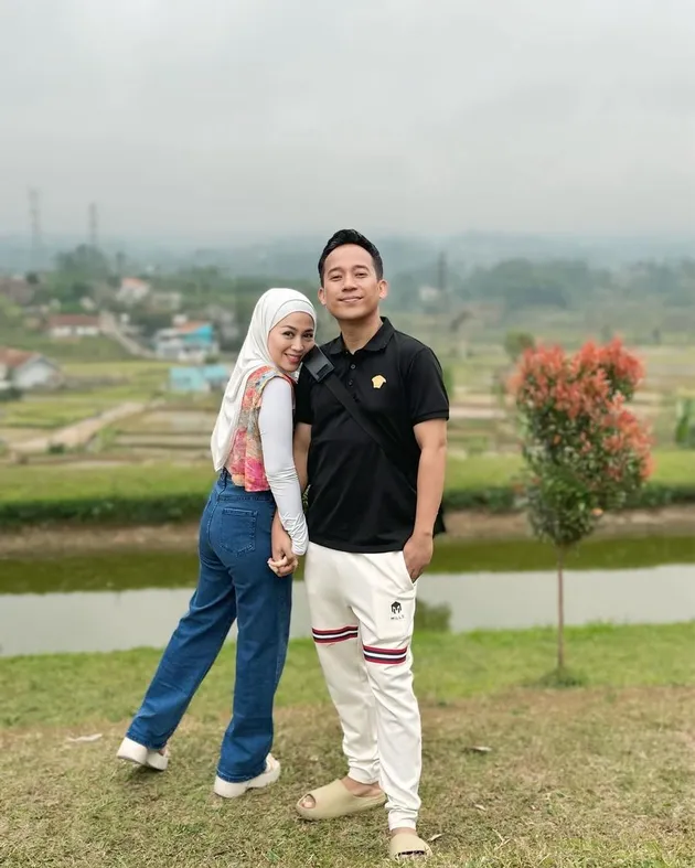 Keharmonisan Rumah Tangga Denny Cagur