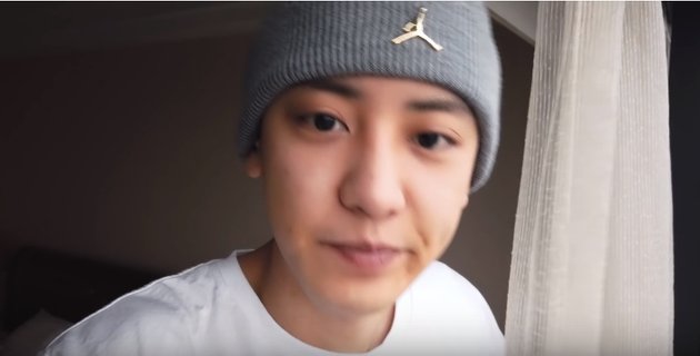 This is Chanyeol's Face EXO When He Just Wakes Up in the Morning, Even Without Makeup Still Makes You Nervous